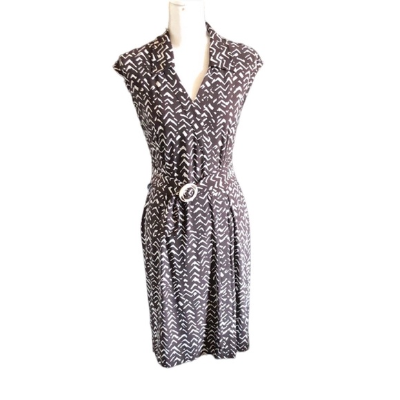 Cute summer dress Bundle! 2 dresses in this bundle - Picture 4 of 13